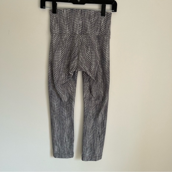 Lululemon - Picture 7 of 11